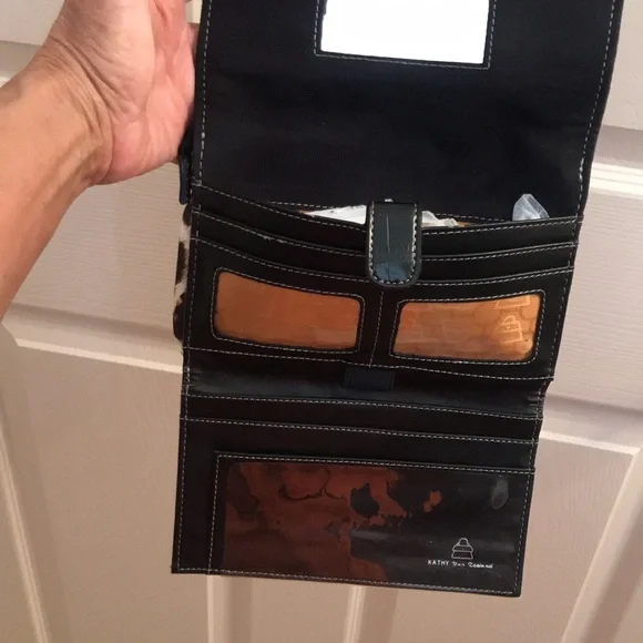 Kathy Van Zeeland Wallet purse - Picture 6 of 9